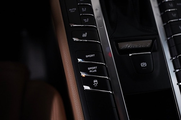 Porsche Macan 19 of 24