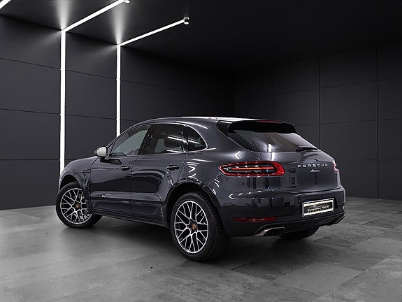 Porsche Macan 5 of 5