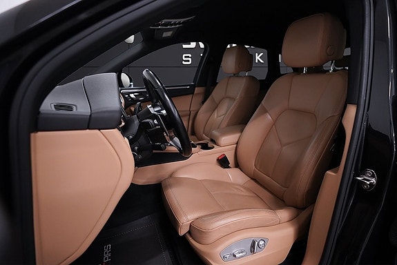 Porsche Macan 14 of 24