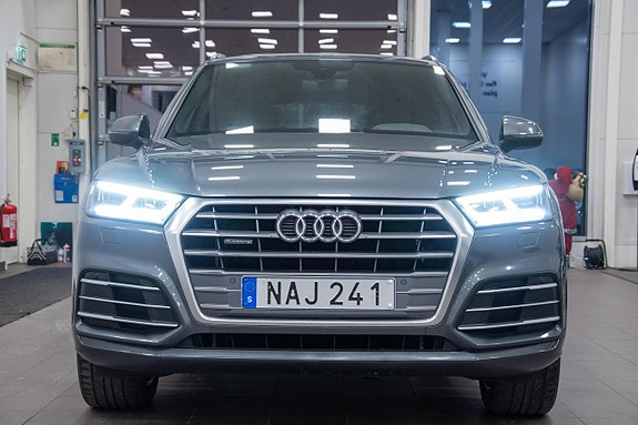 Audi Q5 2 of 5