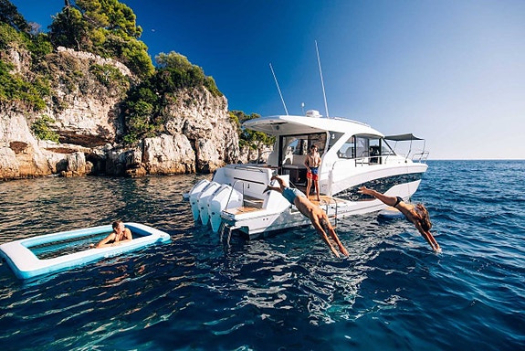 BENETEAU Antares 3 of 11