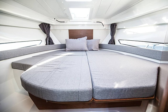 BENETEAU Antares 11 of 11