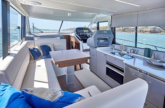 BENETEAU Antares 8 of 11