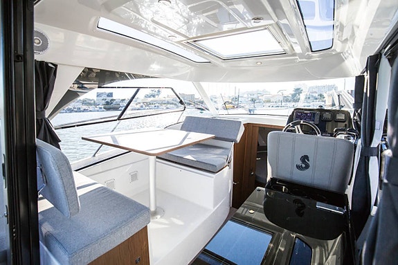 BENETEAU Antares 10 of 11