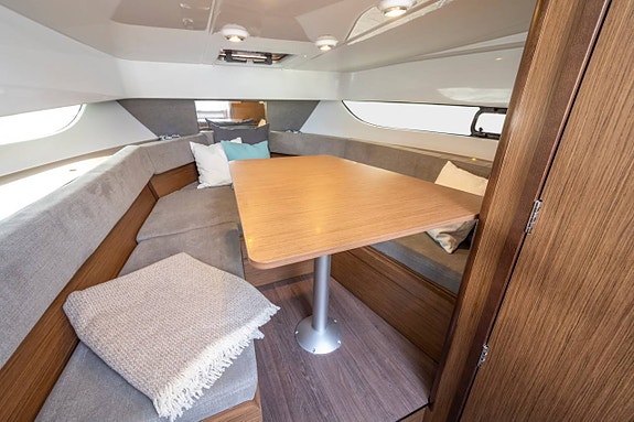 BENETEAU Flyer 7 of 12