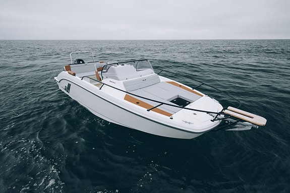 BENETEAU Flyer 10 of 12