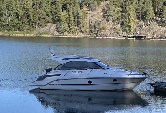 Grandezza 27 OC / MerCruiser 320 HK / 2013 / 5 968 kr/mån