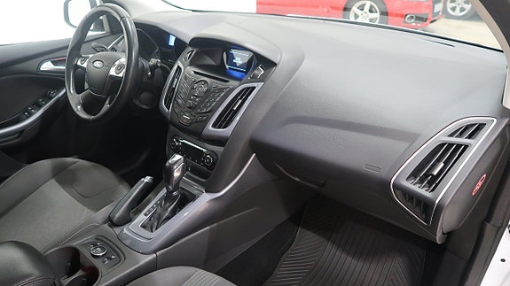Ford Focus 9 of 15