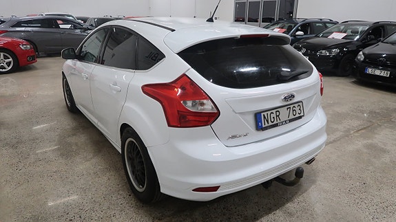 Ford Focus 5 of 15