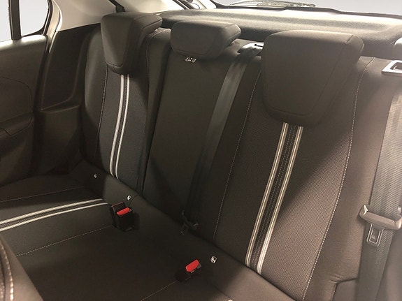 Opel Corsa 12 of 16