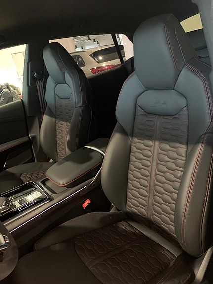 Audi RS Q8 3 of 5