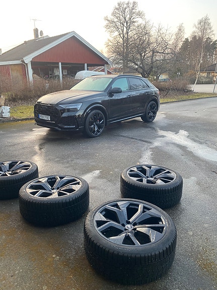 Audi RS Q8 4 of 5