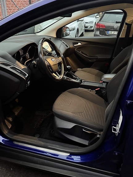 Ford Focus 10 of 12