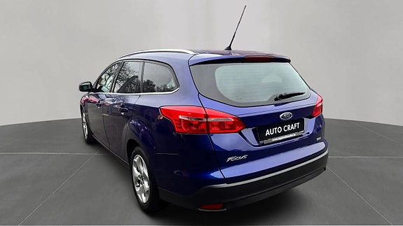 Ford Focus 7 of 12