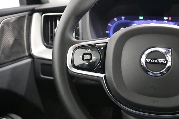 Volvo XC60 13 of 21