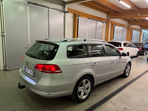 Volkswagen Passat 13 of 16