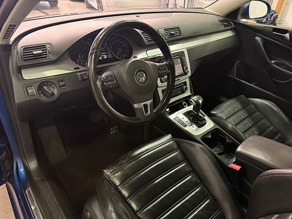 Volkswagen Passat 7 of 15