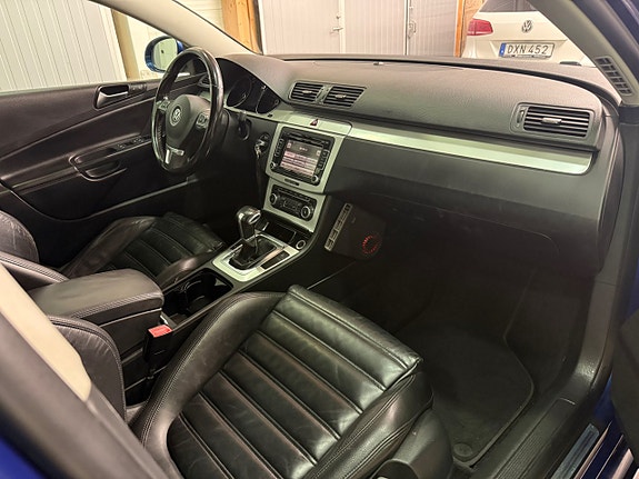 Volkswagen Passat 15 of 15