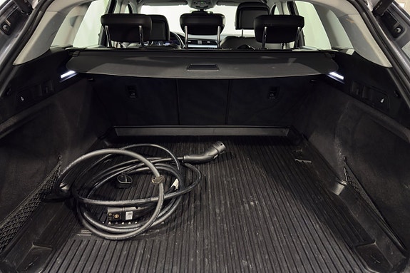 Audi e-tron 8 of 28