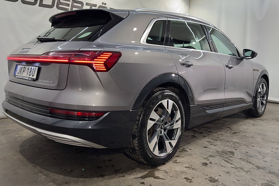 Audi e-tron 6 of 28