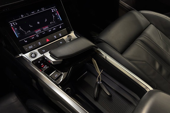 Audi e-tron 25 of 28