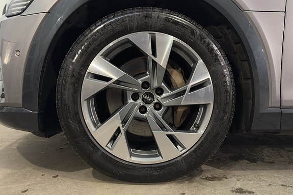 Audi e-tron 28 of 28