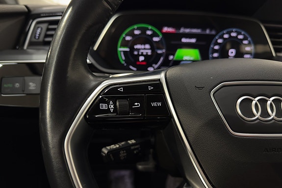 Audi e-tron 13 of 28