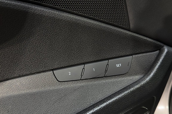 Audi e-tron 12 of 28