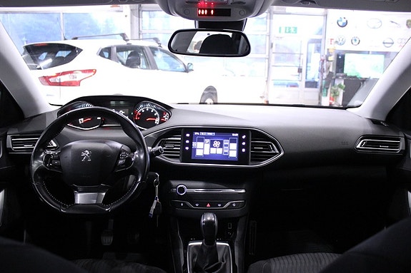 Peugeot 308 16 of 23
