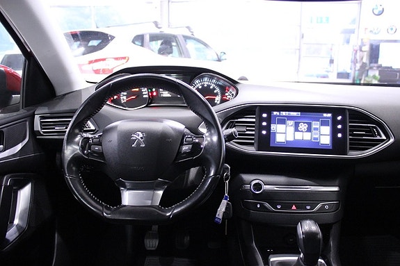 Peugeot 308 17 of 23