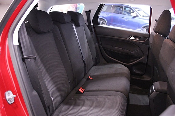 Peugeot 308 13 of 23