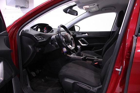 Peugeot 308 10 of 23