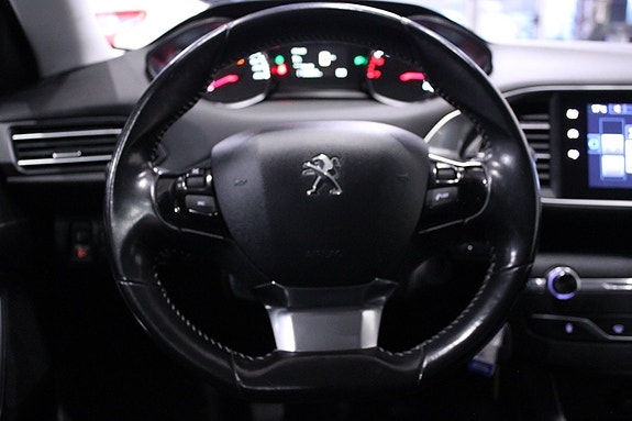 Peugeot 308 18 of 23