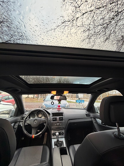 Mercedes-Benz C180 9 of 14
