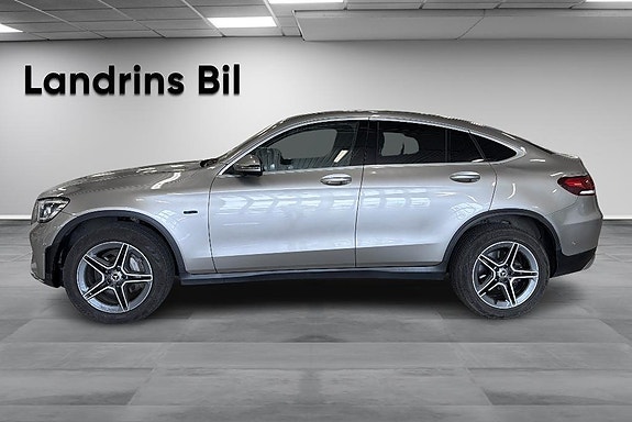 Mercedes-Benz GLC300 e 4 of 5