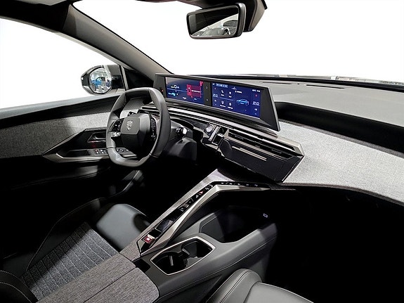 Peugeot e-3008 14 of 14