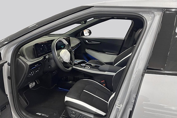 Kia EV6 9 of 17