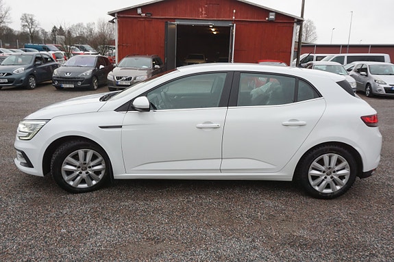 Renault Megane IV 4 of 5