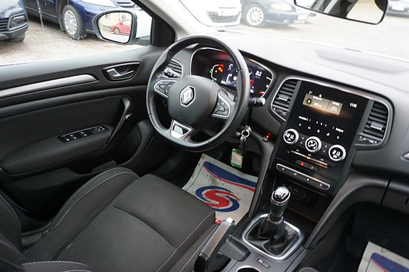 Renault Megane IV 5 of 5