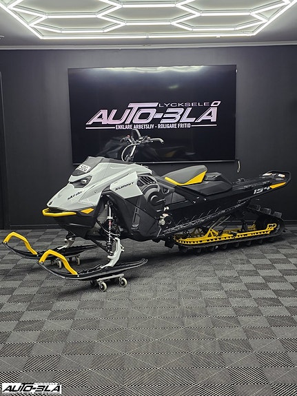 Ski-doo Summit