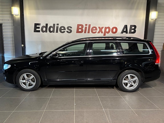 Volvo V70 2 of 11