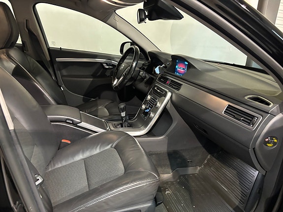 Volvo V70 8 of 11