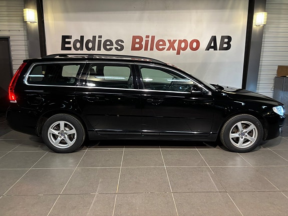 Volvo V70 3 of 11