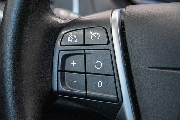 Volvo V40 Cross Country 20 of 26