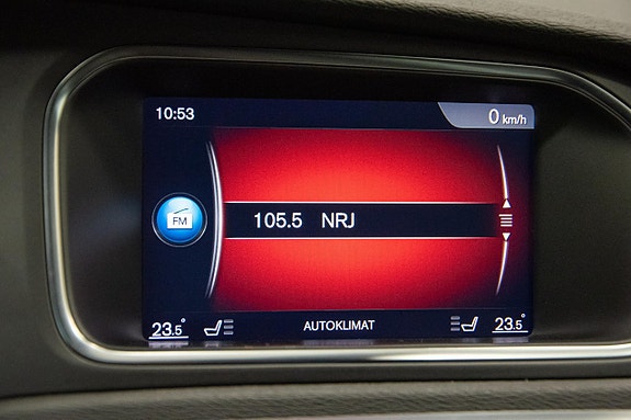 Volvo V40 Cross Country 17 of 26