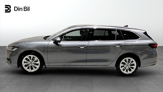 Skoda Superb 3 of 5