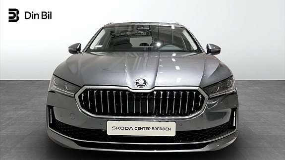 Skoda Superb 2 of 5