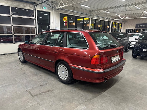 BMW 520 3 of 5