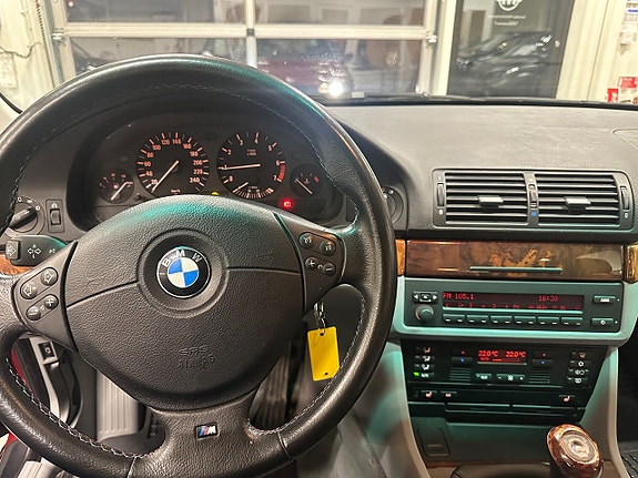BMW 520 12 of 14