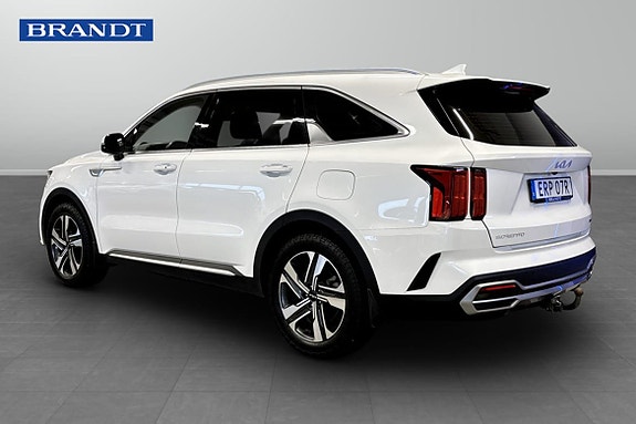 Kia Sorento 3 of 9